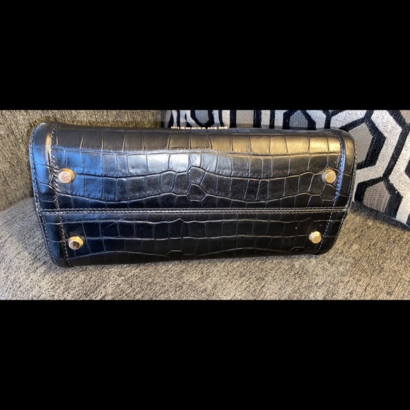 Michael Kors Zoe med croc-embossed satchel. - Picture 5 of 7